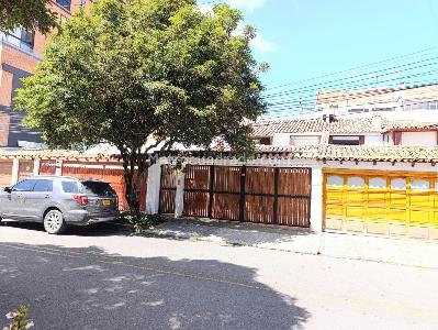 Casa de 5 alcobas en venta en Santa Barbara, Bogotá, 413 m² · foto 4 de 20