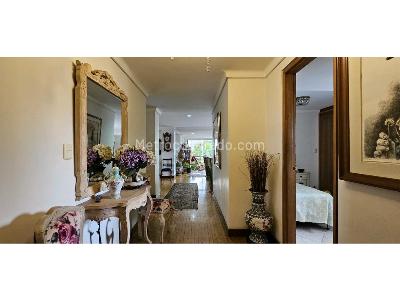 Apartamento de 3 alcobas en venta en San Lucas, Medellín, 240 m² · foto 2 de 20