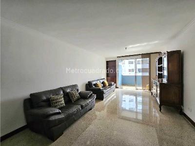 Apartamento de 3 alcobas en venta en Los Colores, Medellín, 129 m² · foto 2 de 20