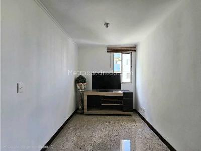 Apartamento de 3 alcobas en venta en Los Colores, Medellín, 129 m² · foto 8 de 20
