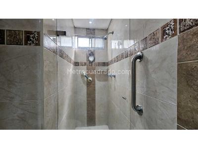 Apartamento de 3 alcobas en venta en Los Colores, Medellín, 129 m² · foto 10 de 20