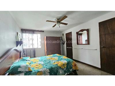 Apartamento de 3 alcobas en venta en Los Colores, Medellín, 129 m² · foto 11 de 20