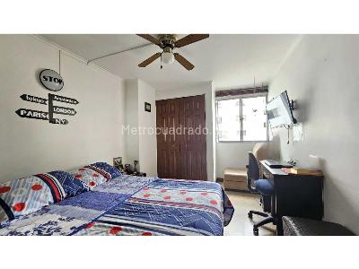 Apartamento de 3 alcobas en venta en Los Colores, Medellín, 129 m² · foto 16 de 20