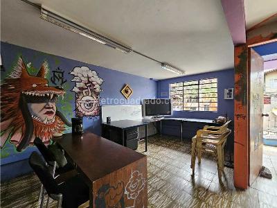 Casa de 1 alcoba en venta en San Javier, Medellín, 124 m² · foto 2 de 13