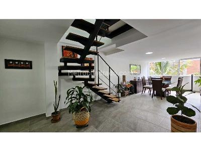 Apartamento de 3 alcobas en venta en Belen Miravalle, Medellín, 118 m² · foto 2 de 20