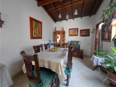 Apartamento de 4 alcobas en venta en Laureles, Medellín, 100 m² · foto 2 de 20