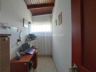 Apartamento de 4 alcobas en venta en Laureles, Medellín, 100 m² · foto 8 de 20