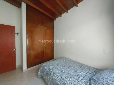 Apartamento de 4 alcobas en venta en Laureles, Medellín, 100 m² · foto 13 de 20