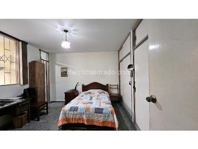 Casa de 5 alcobas en venta en Belen Nogal, Medellín, 225 m² · foto 11 de 20
