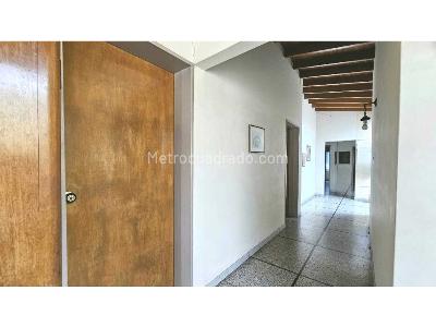 Casa de 5 alcobas en venta en Belen Nogal, Medellín, 225 m² · foto 19 de 20