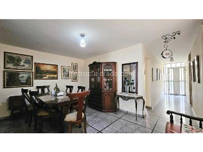 Casa de 5 alcobas en venta en Belen Nogal, Medellín, 225 m² · foto 2 de 20