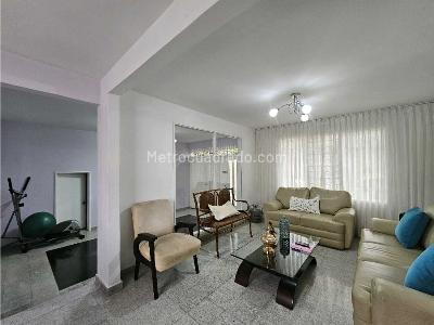 Casa de 3 alcobas en venta en Simon Bolivar, Medellín, 180 m² · foto 13 de 20