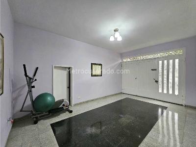 Casa de 3 alcobas en venta en Simon Bolivar, Medellín, 180 m² · foto 14 de 20