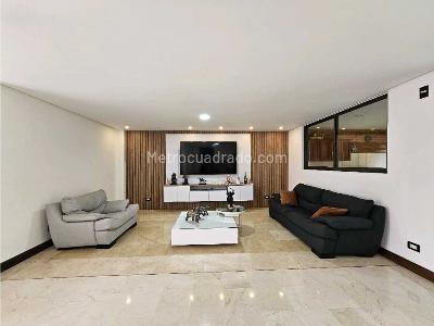 Casa en venta en Loma Del Chocho, Envigado · foto 3 de 20