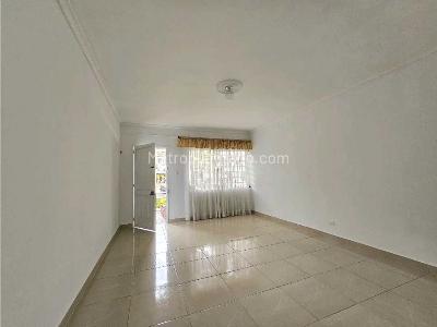 Casa de 5 alcobas en venta en Belen Rosales, Medellín, 359 m² · foto 3 de 20