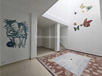 Casa de 5 alcobas en venta en Belen Rosales, Medellín, 359 m² · foto 4 de 20