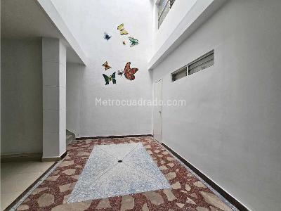 Casa de 5 alcobas en venta en Belen Rosales, Medellín, 359 m² · foto 5 de 20