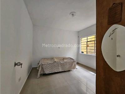 Casa de 5 alcobas en venta en Belen Rosales, Medellín, 359 m² · foto 8 de 20