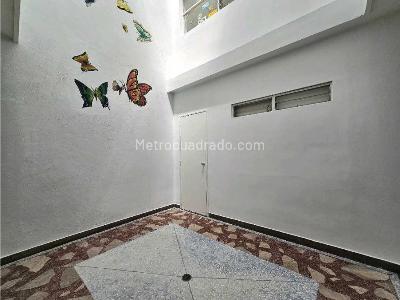 Casa de 5 alcobas en venta en Belen Rosales, Medellín, 359 m² · foto 9 de 20
