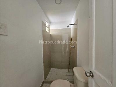 Casa de 5 alcobas en venta en Belen Rosales, Medellín, 359 m² · foto 13 de 20
