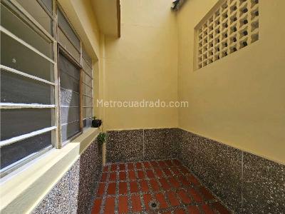 Casa de 5 alcobas en venta en Belen Rosales, Medellín, 359 m² · foto 17 de 20