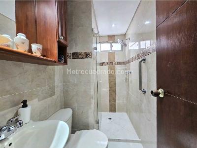 Apartamento de 3 alcobas en venta en Los Colores, Medellín, 129 m² · foto 12 de 20