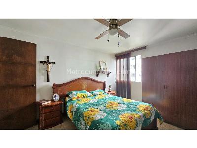 Apartamento de 3 alcobas en venta en Los Colores, Medellín, 129 m² · foto 15 de 20