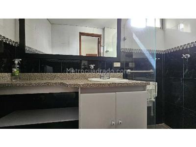 Apartamento de 3 alcobas en venta en Los Colores, Medellín, 129 m² · foto 18 de 20