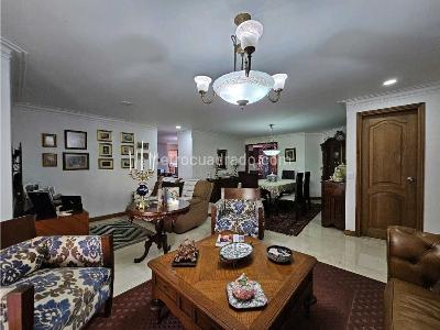 Apartamento en venta en Laureles, Medellín · foto 2 de 20