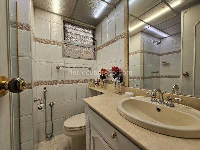 Apartamento de 3 alcobas en venta en Laureles, Medellín, 154 m² · foto 13 de 20