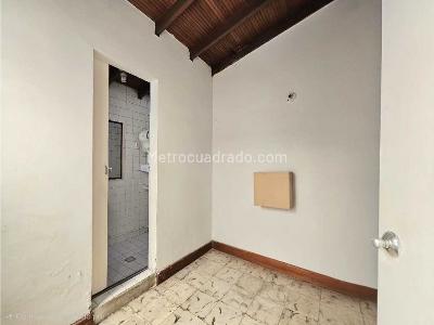 Casa de 3 alcobas en venta en Suramericana, Medellín, 333 m² · foto 10 de 12