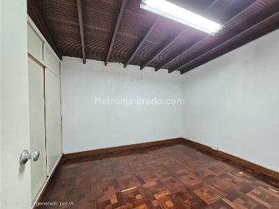 Casa de 3 alcobas en venta en Suramericana, Medellín, 333 m² · foto 5 de 12