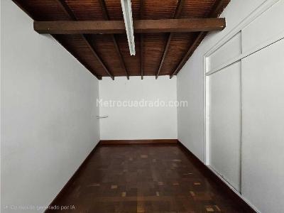 Casa de 3 alcobas en venta en Suramericana, Medellín, 333 m² · foto 7 de 12