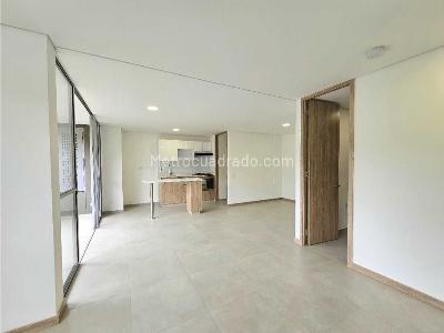 Apartamento de 2 alcobas en venta en Loma De San Jose, Sabaneta, 72 m² · foto 15 de 20