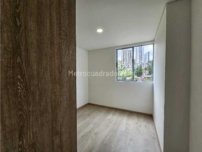 Apartamento de 2 alcobas en venta en Loma De San Jose, Sabaneta, 72 m² · foto 18 de 20