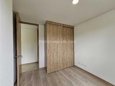 Apartamento de 2 alcobas en venta en Loma De San Jose, Sabaneta, 72 m² · foto 19 de 20