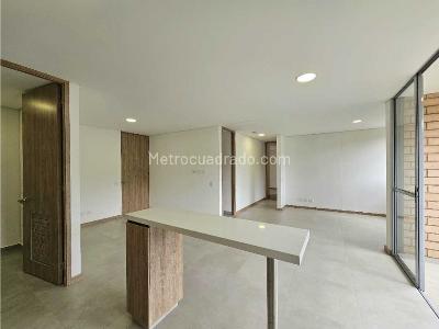 Apartamento de 2 alcobas en venta en Loma De San Jose, Sabaneta, 72 m² · foto 9 de 20