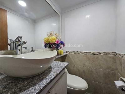 Apartamento de 3 alcobas en venta en La Castellana, Medellín, 112 m² · foto 17 de 20