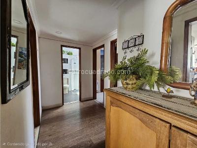 Apartamento de 3 alcobas en venta en Laureles, Medellín, 107 m² · foto 16 de 20