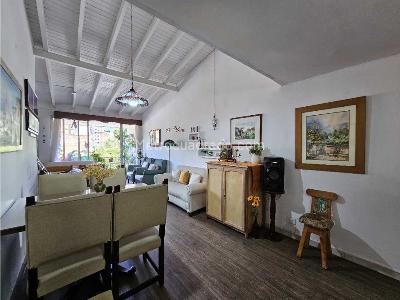 Apartamento de 3 alcobas en venta en Laureles, Medellín, 107 m² · foto 3 de 20