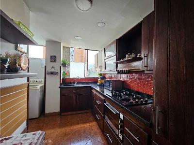Apartamento de 3 alcobas en venta en Laureles, Medellín, 107 m² · foto 9 de 20