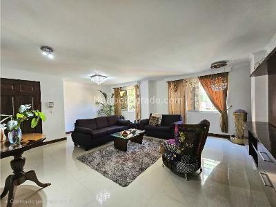Apartamento de 3 alcobas en venta en Laureles, Medellín, 174 m² · foto 12 de 20