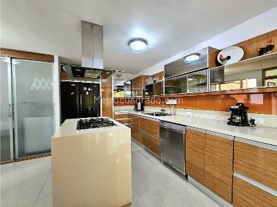 Apartamento de 3 alcobas en venta en Laureles, Medellín, 174 m² · foto 9 de 20