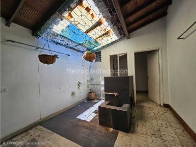 Casa de 3 alcobas en venta en Suramericana, Medellín, 333 m² · foto 11 de 12