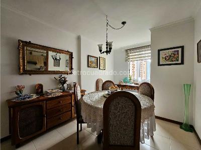 Apartamento de 3 alcobas en venta en Loma De Los Bernal, Medellín, 83 m² · foto 3 de 20