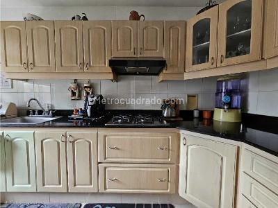 Apartamento de 3 alcobas en venta en Loma De Los Bernal, Medellín, 83 m² · foto 7 de 20