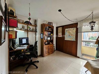 Apartamento de 3 alcobas en venta en Loma De Los Bernal, Medellín, 83 m² · foto 16 de 20