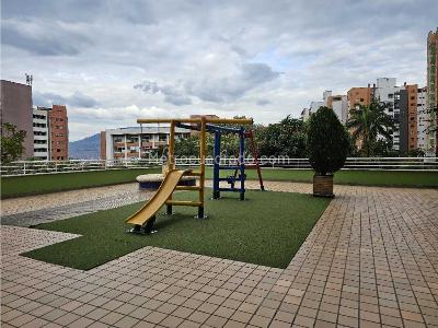 Apartamento de 3 alcobas en venta en Loma De Los Bernal, Medellín, 83 m² · foto 17 de 20
