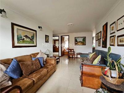 Apartamento de 3 alcobas en venta en Loma De Los Bernal, Medellín, 83 m² · foto 18 de 20