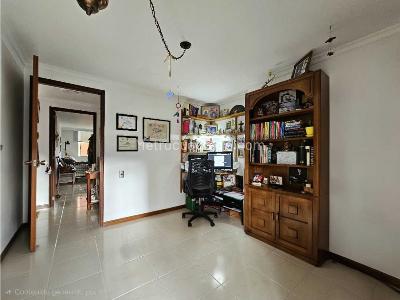 Apartamento de 3 alcobas en venta en Loma De Los Bernal, Medellín, 83 m² · foto 19 de 20